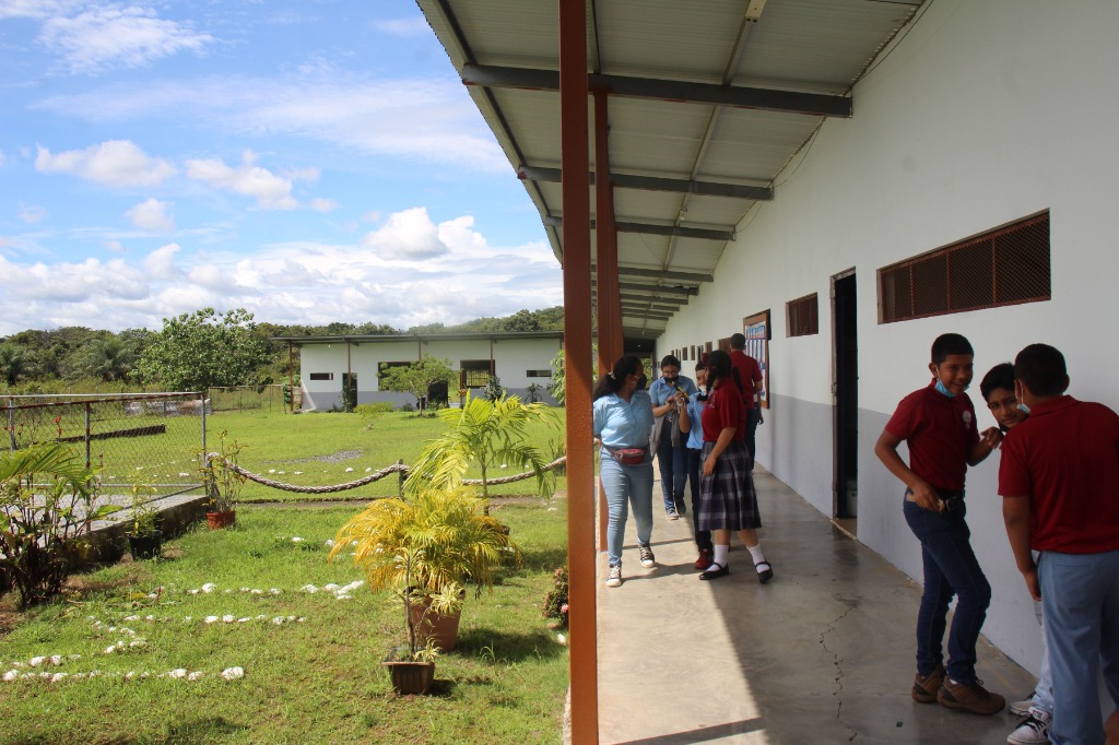Instalaciones amplias de la escuela